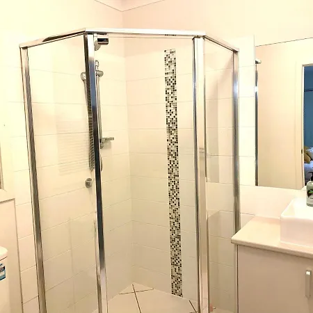 Modern 4Br Close To The Airport- Whole House Gladstone Exterior photo