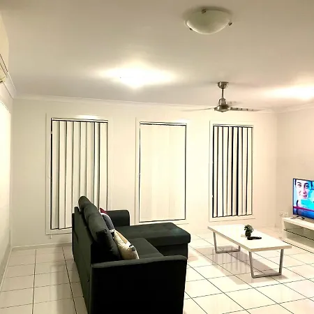 Modern 4Br Close To The Airport- Whole House Gladstone Exterior photo