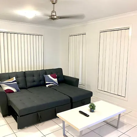 Modern 4Br Close To The Airport- Whole House Gladstone Exterior photo