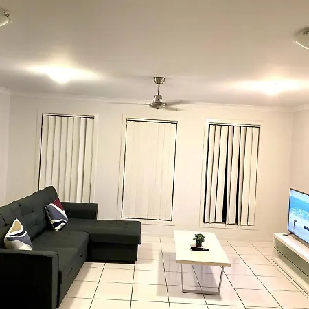 Modern 4Br Close To The Airport- Whole House Gladstone Exterior photo