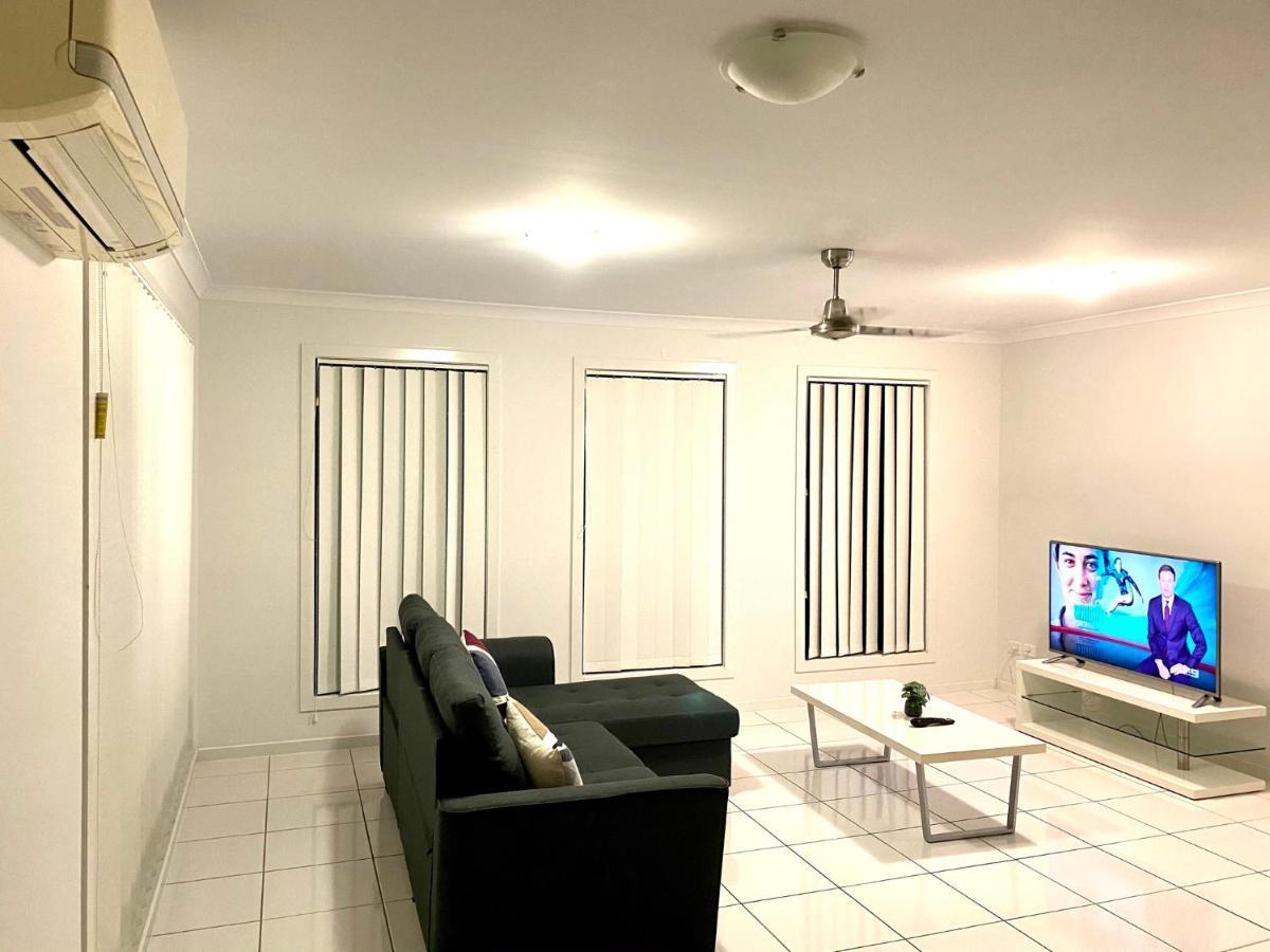 Modern 4br Close To The Airport- Whole House Gladstone