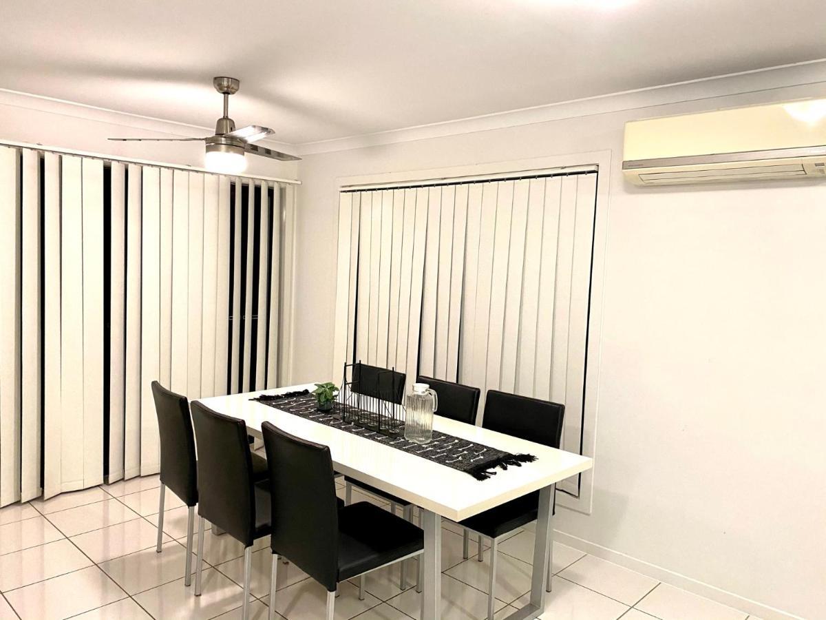 Holiday home Modern 4br Close To The Airport- Whole House *