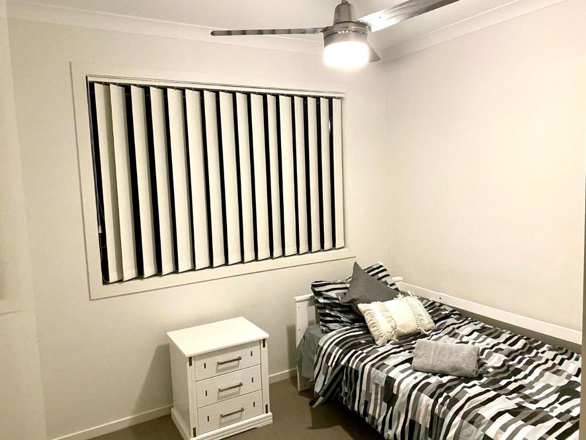 Modern 4br Close To The Airport- Whole House * Gladstone