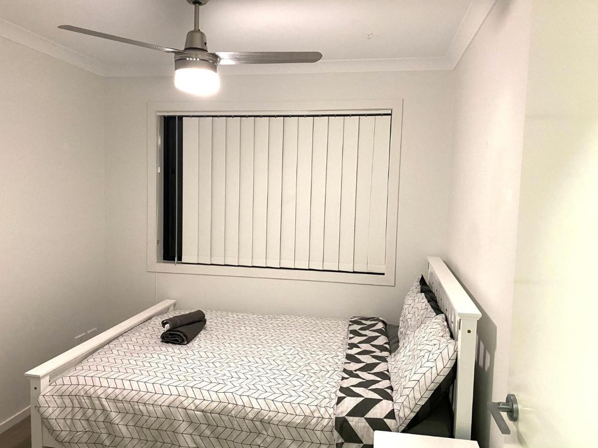 Modern 4br Close To The Airport- Whole House Holiday home *