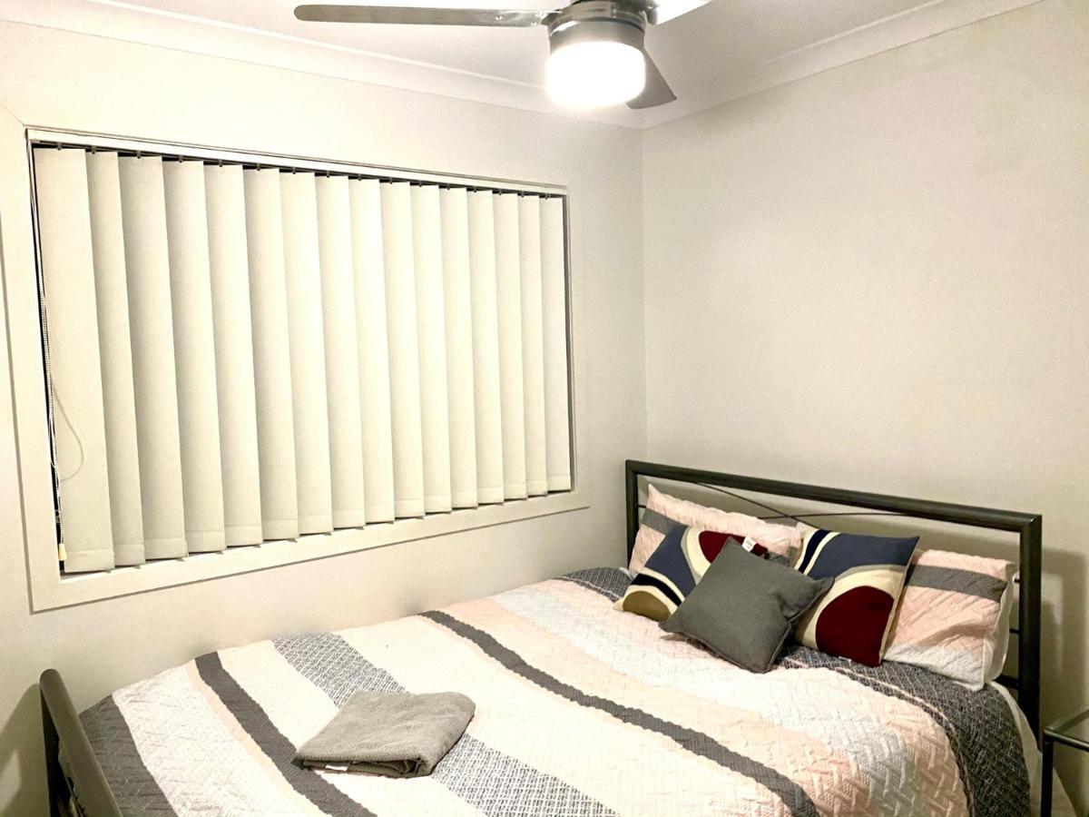 Modern 4br Close To The Airport- Whole House * Gladstone